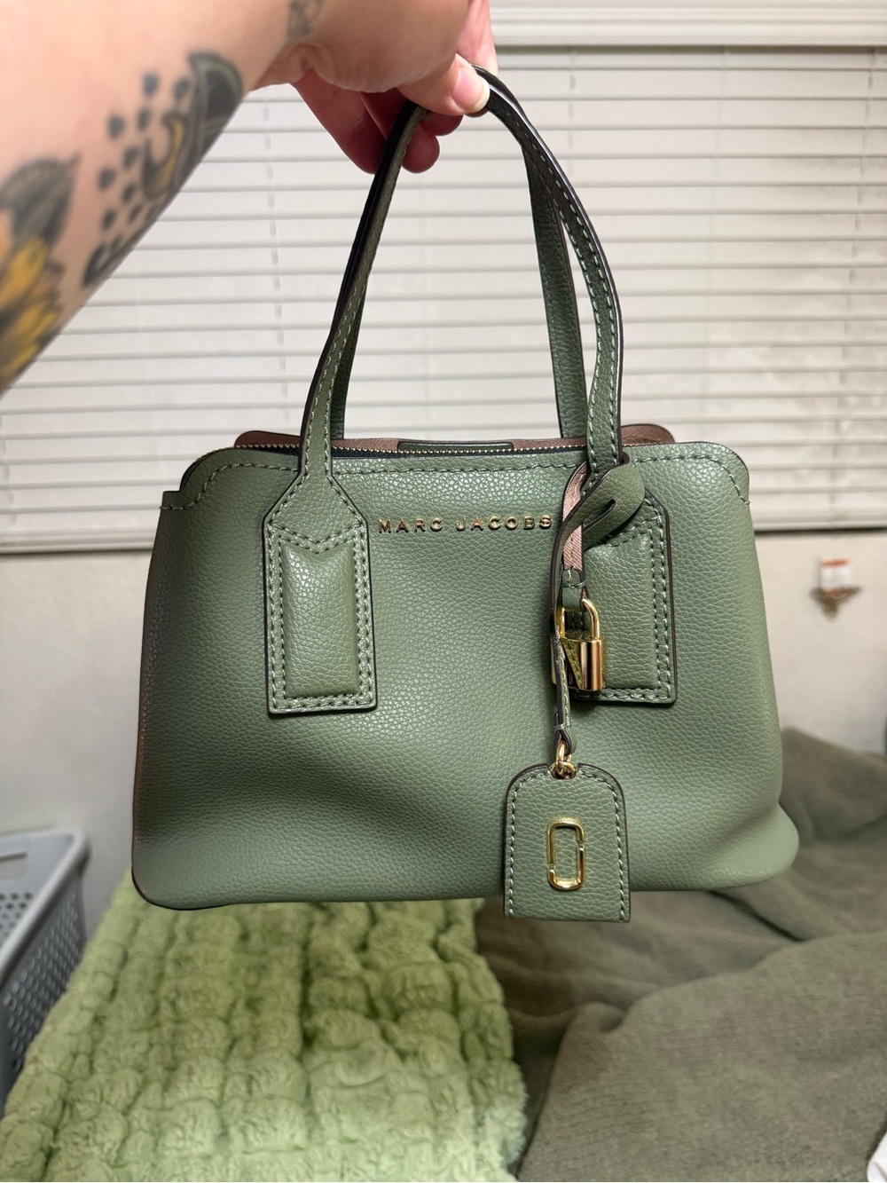 NWOT Marc Jacobs Pebble Leather Green Moss Editor Purse